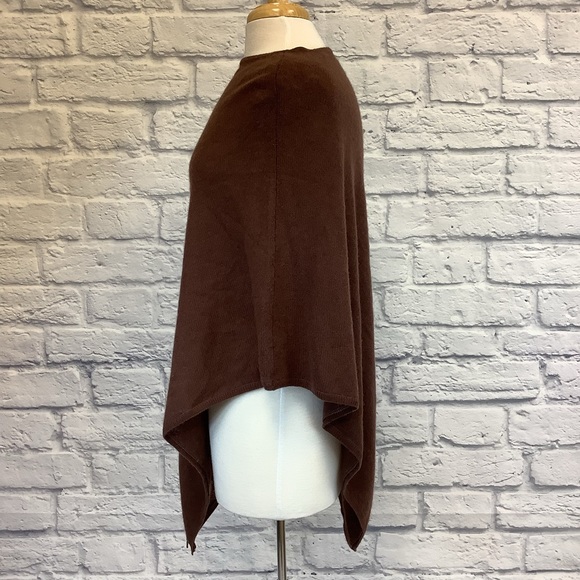 Beryll “Brown Cashmere Poncho” - Picture 4 of 10